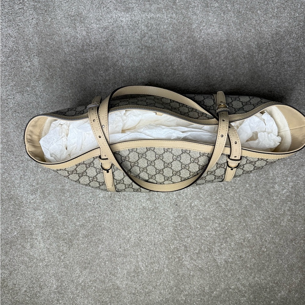 Gucci Beige and Brown Monogram Tote - Picture 6 of 16